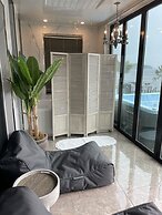 Lim Sea Side Poolvilla Pension