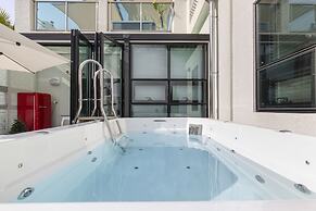 Lim Sea Side Poolvilla Pension