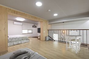 Lim Sea Side Poolvilla Pension