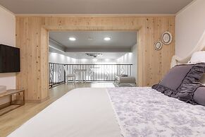 Lim Sea Side Poolvilla Pension