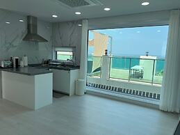 Lim Sea Side Poolvilla Pension