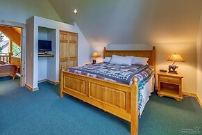 Forest Ridge 2 Bedroom Home by RedAwning