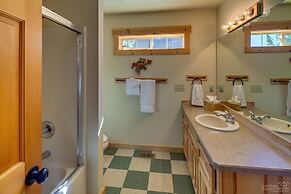 Forest Ridge 2 Bedroom Home by RedAwning