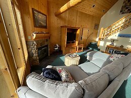 Forest Ridge 2 Bedroom Home by RedAwning