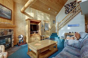 Forest Ridge 2 Bedroom Home by RedAwning