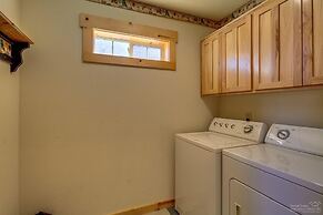 Forest Ridge 2 Bedroom Home by RedAwning