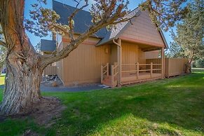 Forest Ridge 2 Bedroom Home by RedAwning