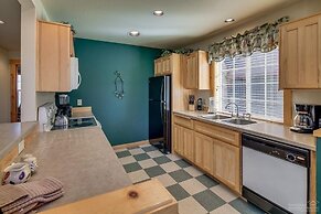 Forest Ridge 2 Bedroom Home by RedAwning