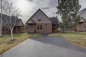 Forest Ridge 2 Bedroom Home by RedAwning