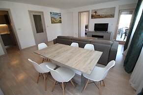 Fontana Lux Apartments