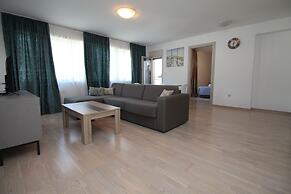 Fontana Lux Apartments