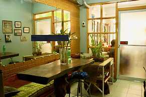 E Transient - Hostel