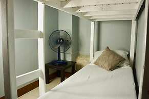 E Transient - Hostel