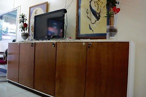 E Transient - Hostel