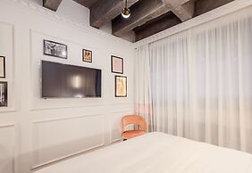 Brown BoBo, a member of Brown Hotels
