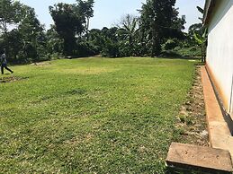 Ben And Lily Cottages