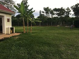 Ben And Lily Cottages