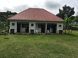 Ben And Lily Cottages