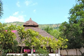 HI Huasteca Inn Hotel