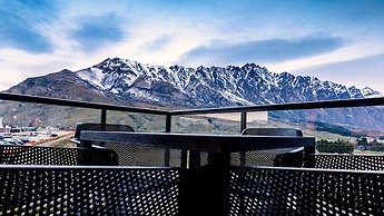 Executive 2 Bedroom Apartment Remarkables Park