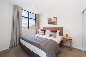 Executive 2 Bedroom Apartment Remarkables Park