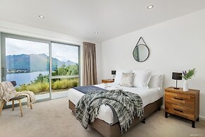 Executive Living in Bluewater