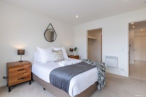 Executive Living in Bluewater