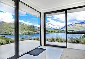 Executive Living in Bluewater