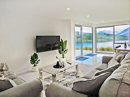 Executive Living in Bluewater