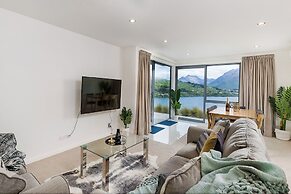 Executive Living in Bluewater