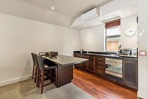 Alpine Village - 2 Bedroom Executive Apartment