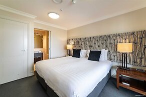 The Beacon - 2 Bedroom Luxe Apartment