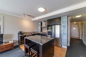 The Beacon - 2 Bedroom Luxe Apartment