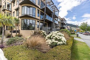 The Beacon - 2 Bedroom Town Center Apartment