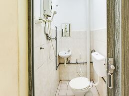 OYO 89615 T Family Hotel