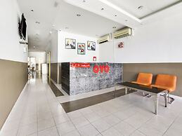 OYO 89615 T Family Hotel