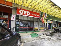 OYO 89615 T Family Hotel
