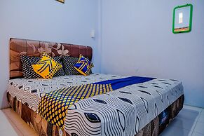 SPOT ON 1958 Asembagus Family