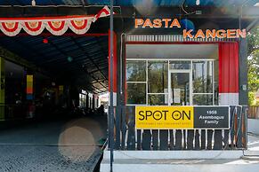 SPOT ON 1958 Asembagus Family