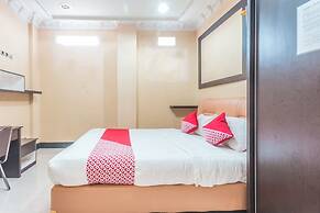 Super OYO 1640 Fallinda Hotel