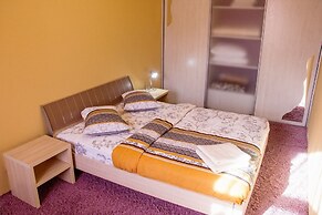 Apart Kiev Turgenevskaya 65