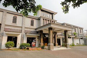 OYO 1971 Hotel Dewi