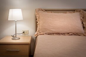 Classic Tuscany Apartment B by Mmega