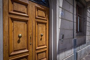 Classic Tuscany Apartment B by Mmega