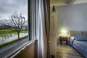 Arno Apartment A by Mmega