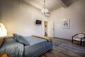 Arno Apartment A by Mmega