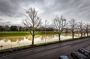 Arno Apartment A by Mmega