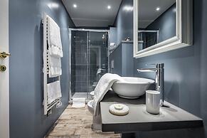 Arno Apartment A by Mmega