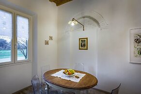 Arno Apartment A by Mmega