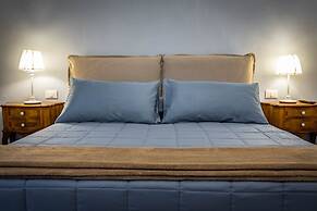 Arno Apartment A by Mmega